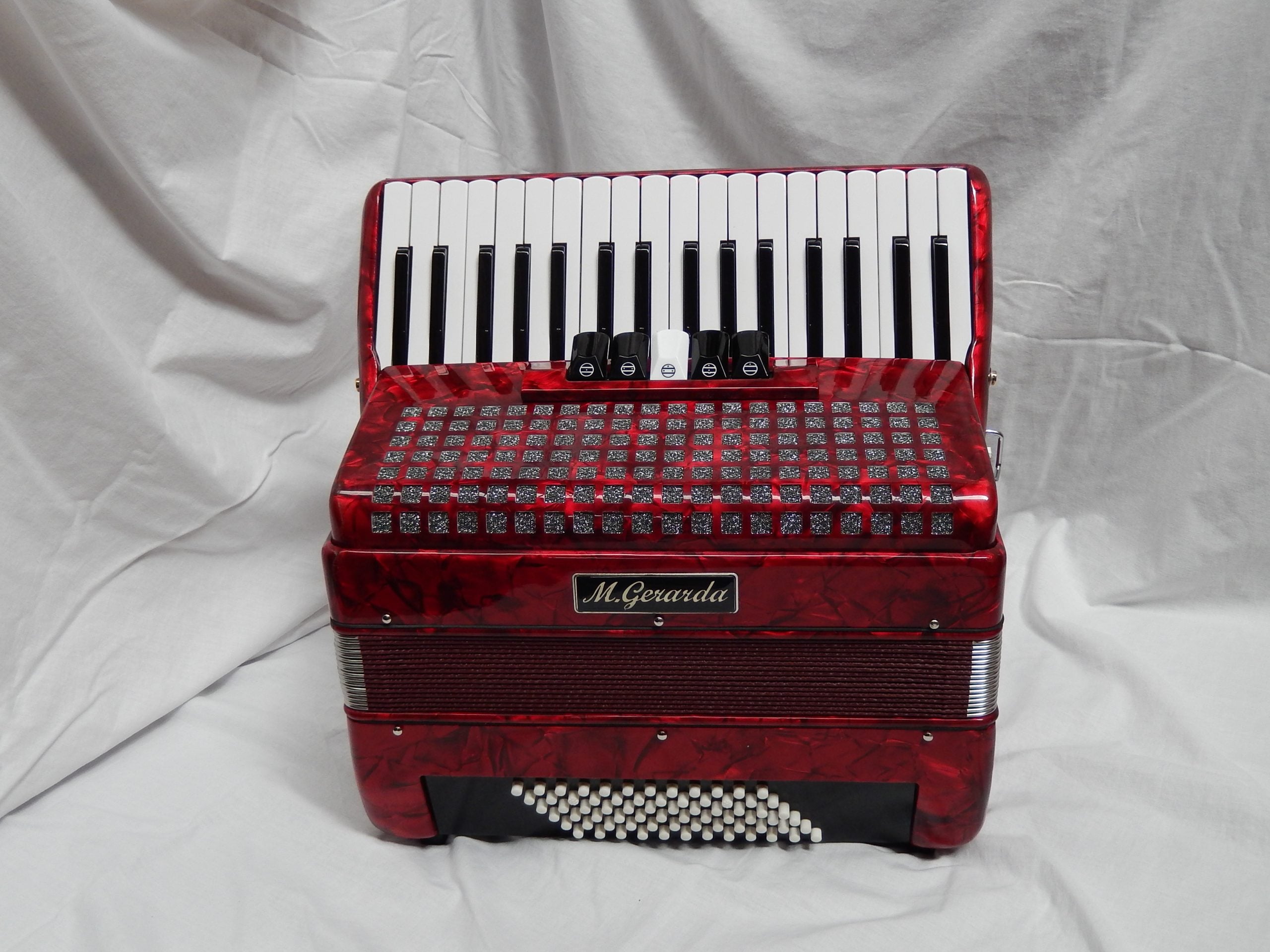 JH2022R-ACCORDIONS-023-1-scaled